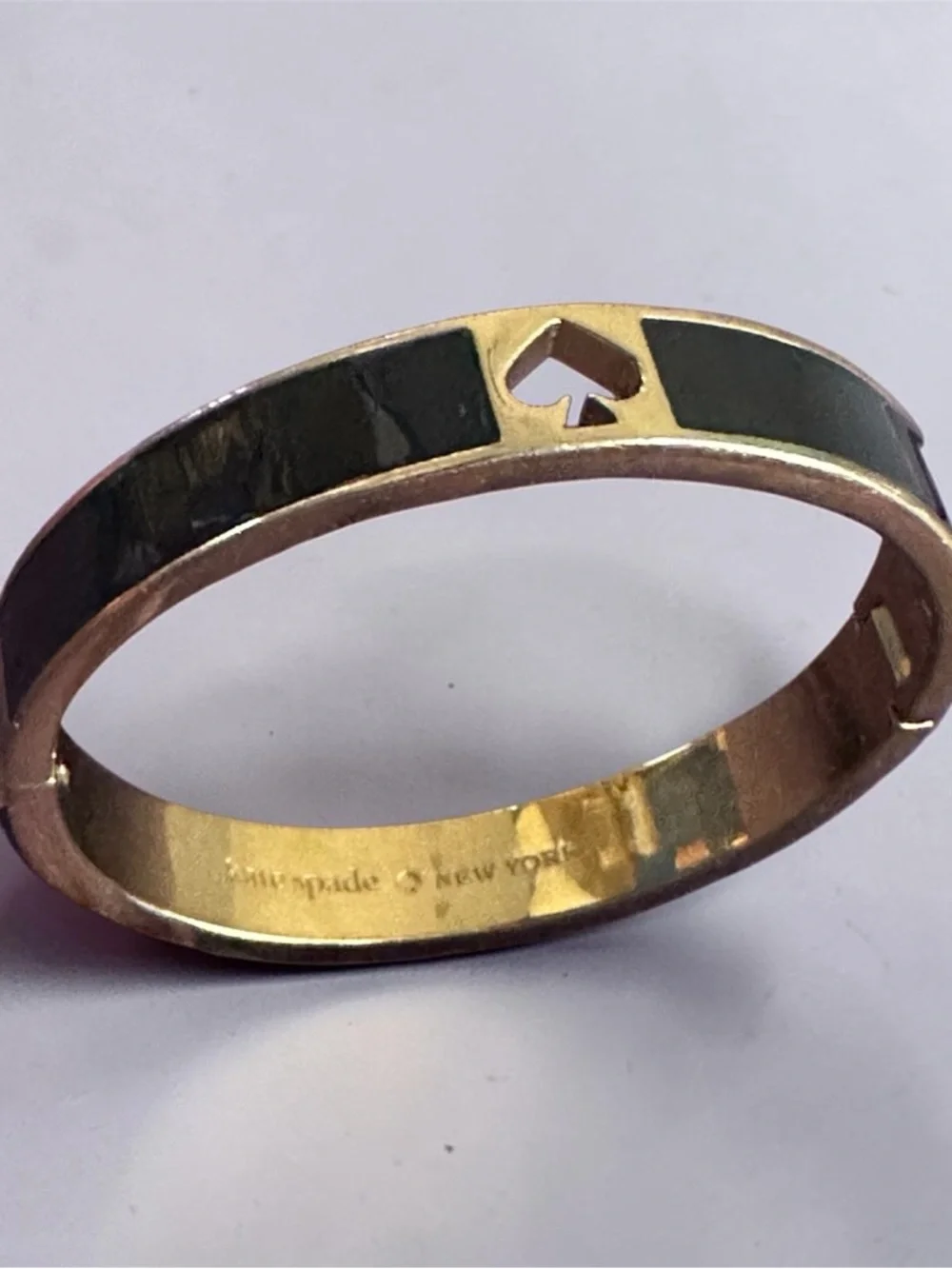 2015 KATE SPADE BLACK ENAMEL PUNCH SPADE BANGLE BRACELET - Picture 2 of 4